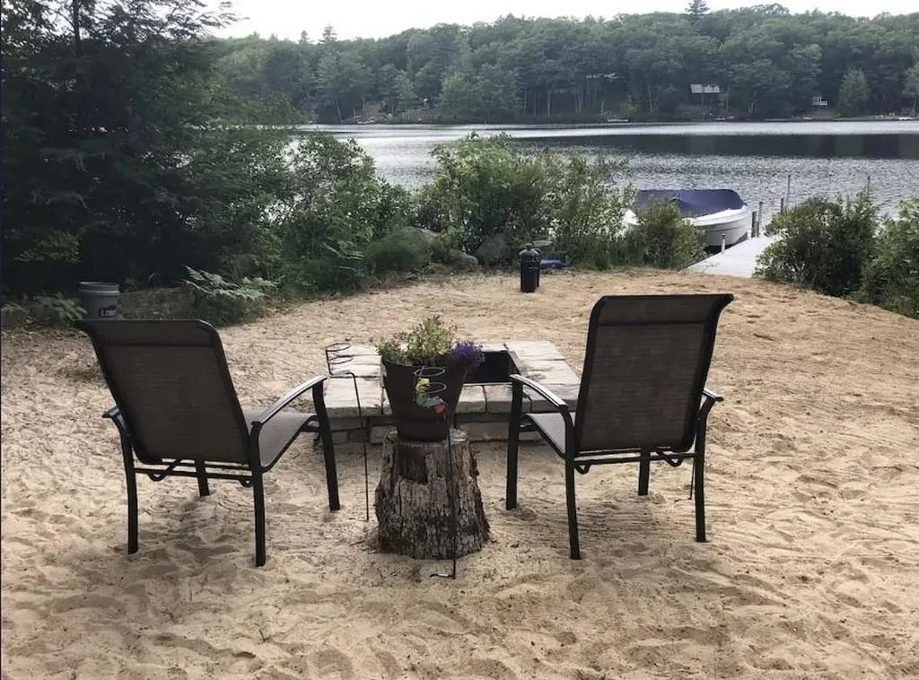 93 E Huntress Pond Road Barnstead NH 03225