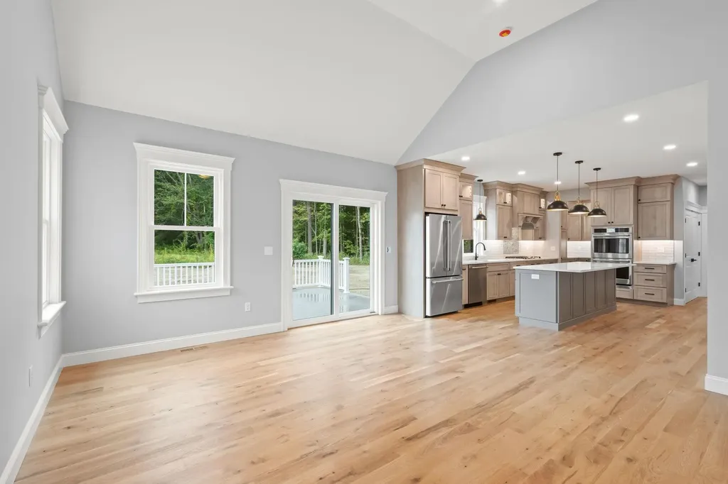 139 North Road East Kingston NH 03827