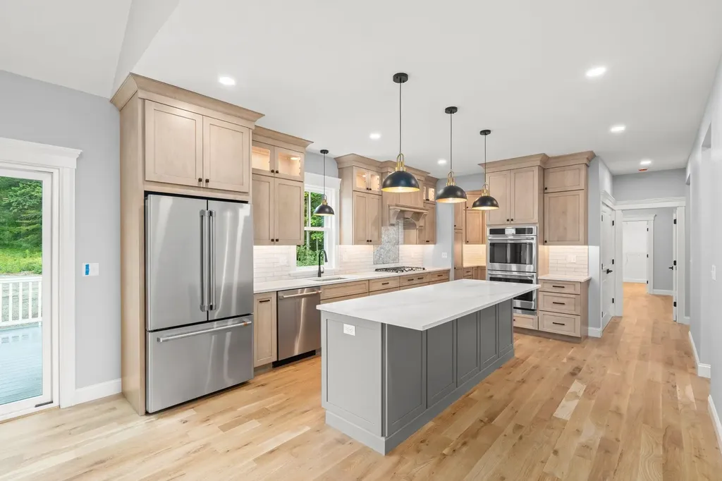 139 North Road East Kingston NH 03827