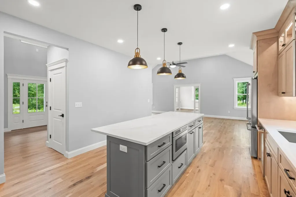 139 North Road East Kingston NH 03827