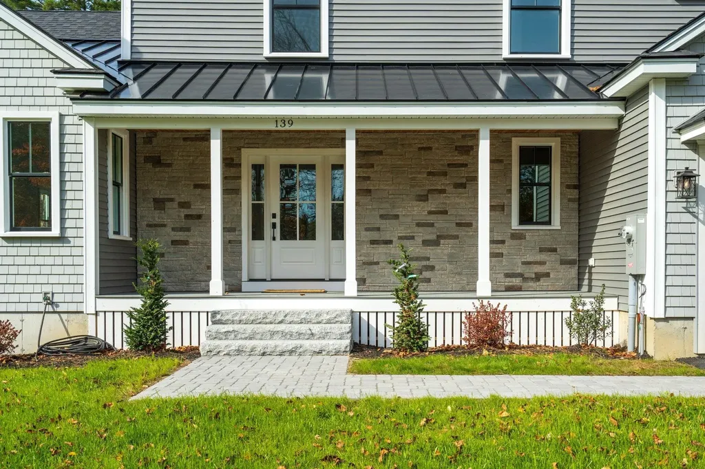 139 North Road East Kingston NH 03827