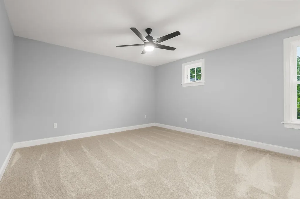 139 North Road East Kingston NH 03827