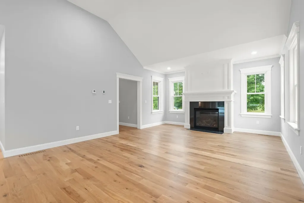 139 North Road East Kingston NH 03827