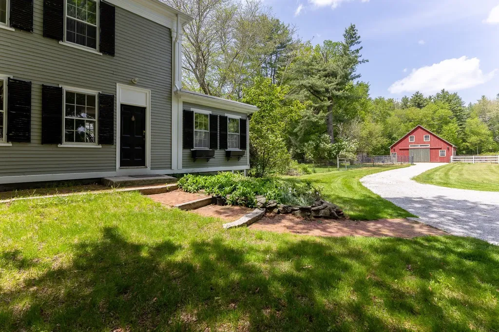 337 Middle Road Brentwood NH 03833