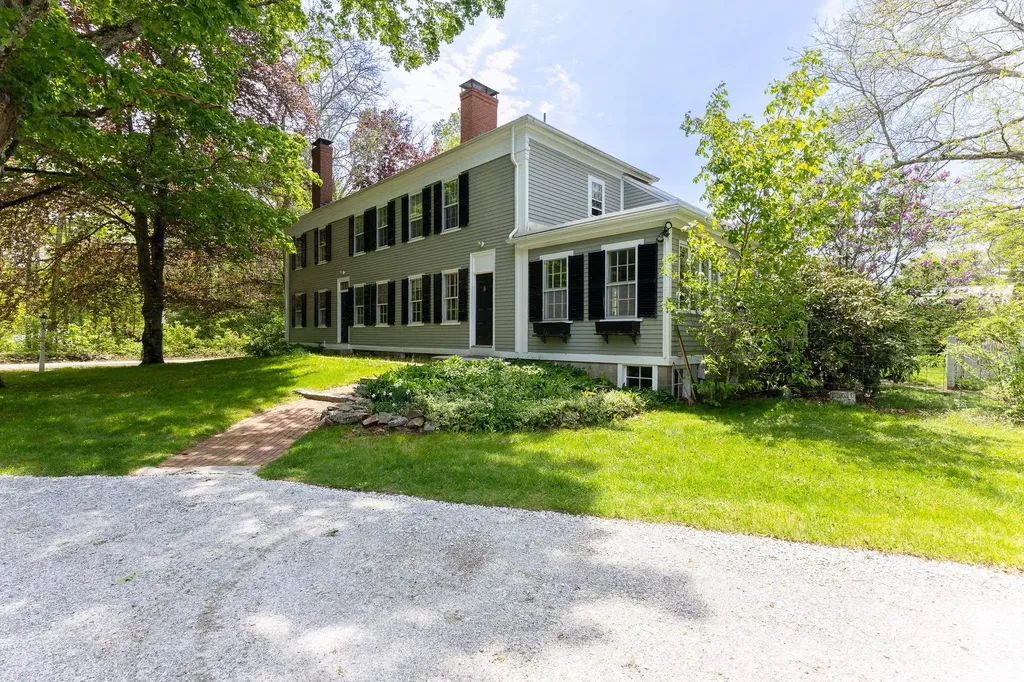 337 Middle Road Brentwood NH 03833
