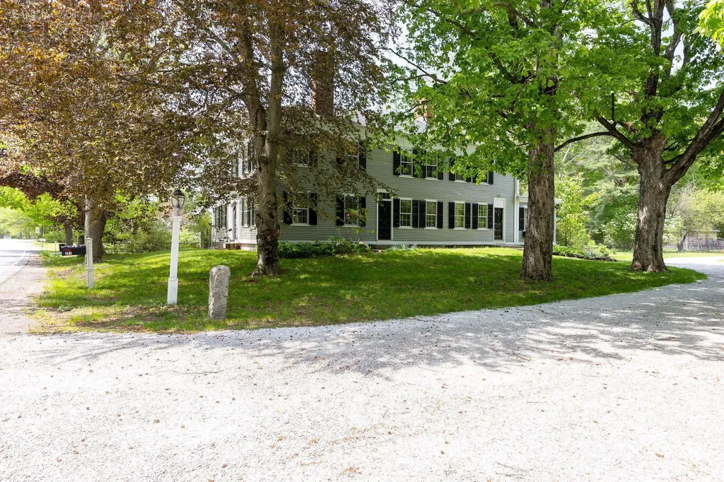 337 Middle Road Brentwood NH 03833