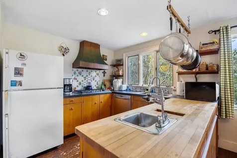 337 Middle Road Brentwood NH 03833