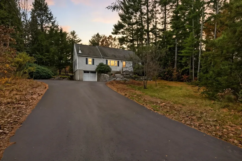 4 Bohanon Bridge Road Brookline NH 03033