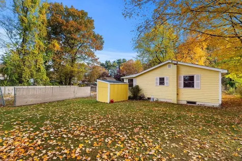 21 Marcoux Road Newton NH 03858