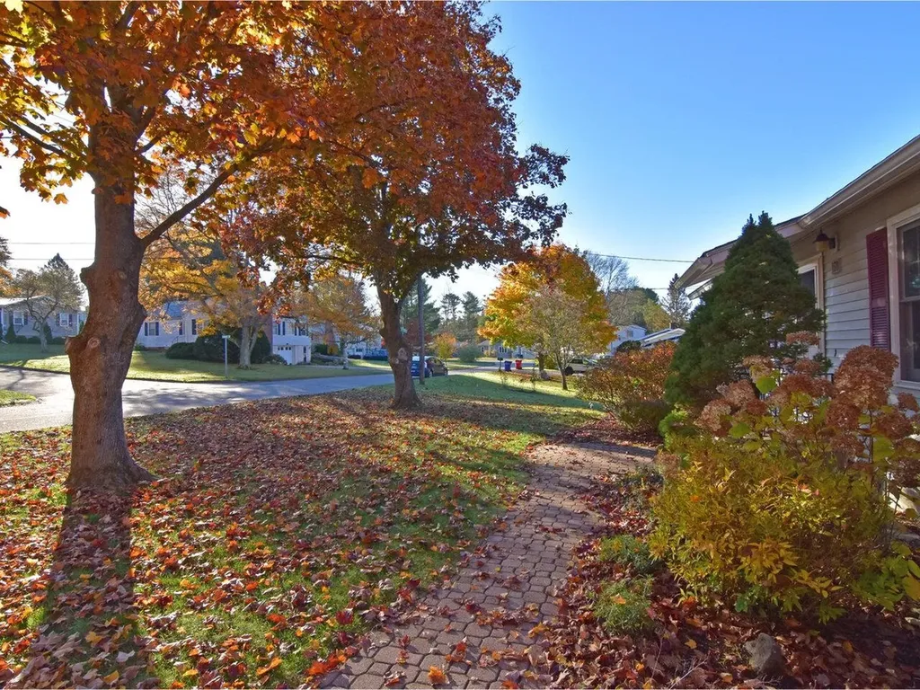 160 Hickory Hill Road Williston VT 05495