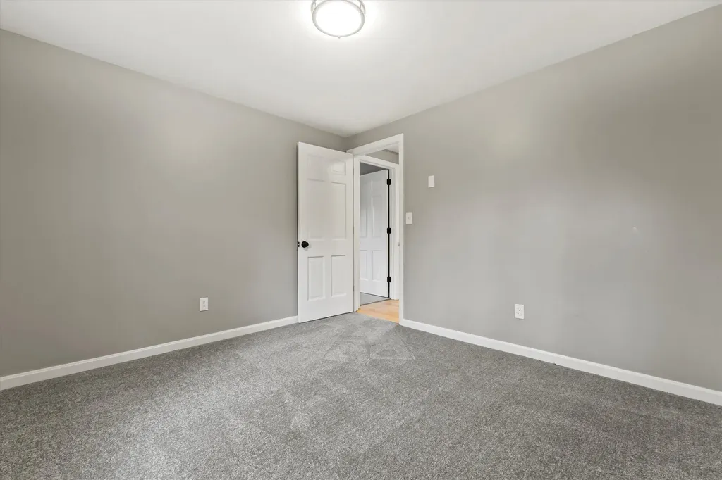 2 Devonshire Road Atkinson NH 03811