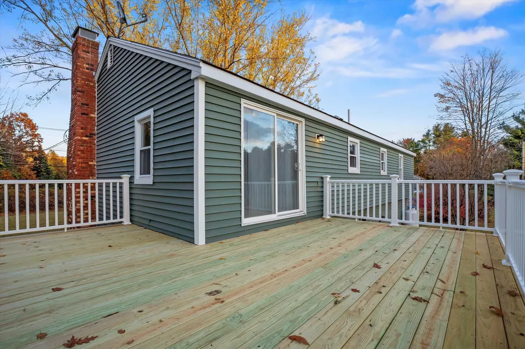 2 Devonshire Road Atkinson NH 03811