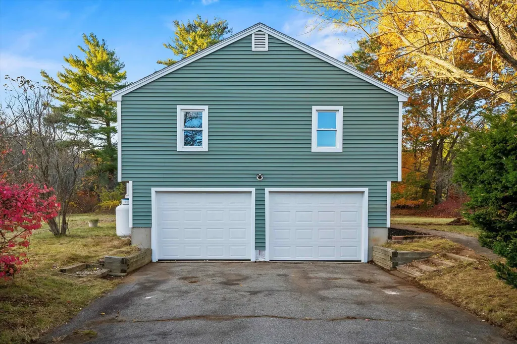 2 Devonshire Road Atkinson NH 03811