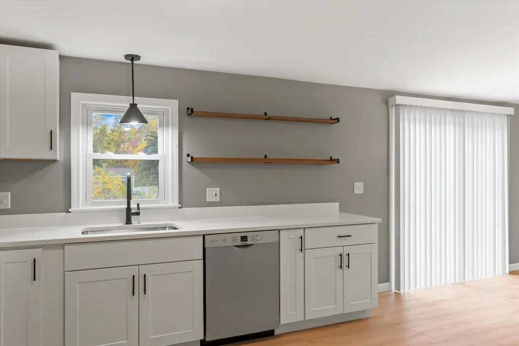 2 Devonshire Road Atkinson NH 03811