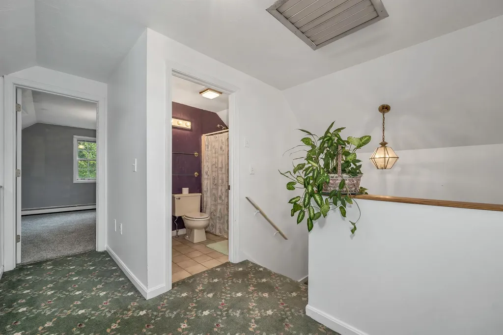 1480 Old North Main Street Laconia NH 03246