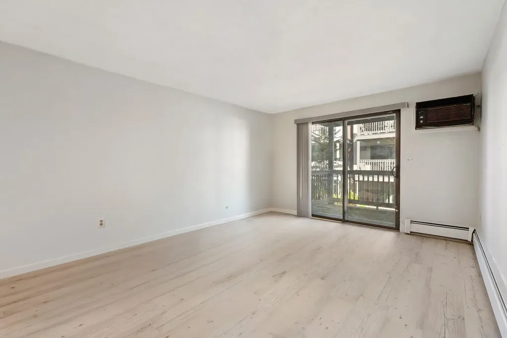 35 Andrew Street Manchester NH 03104