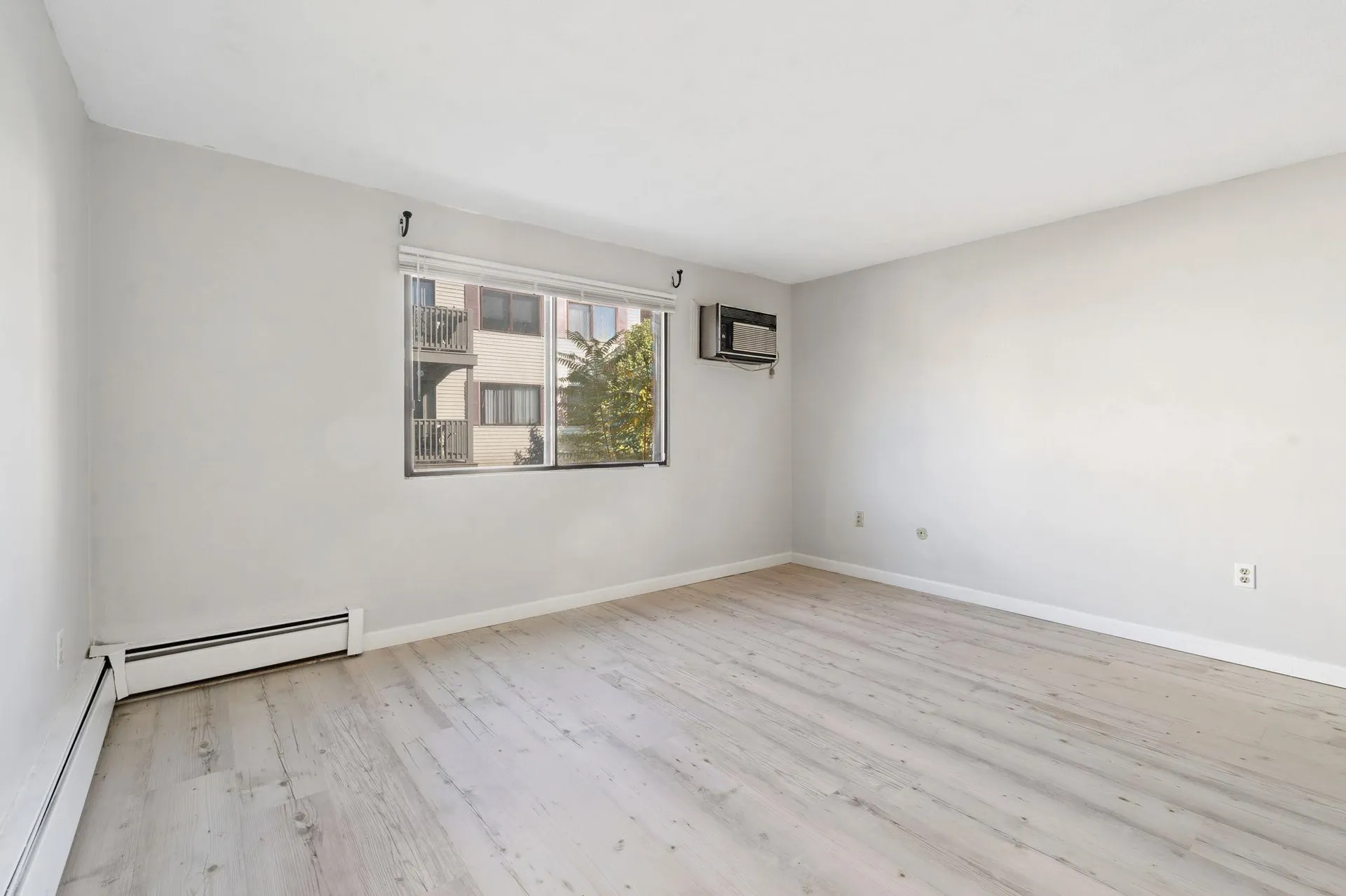 35 Andrew Street Manchester NH 03104