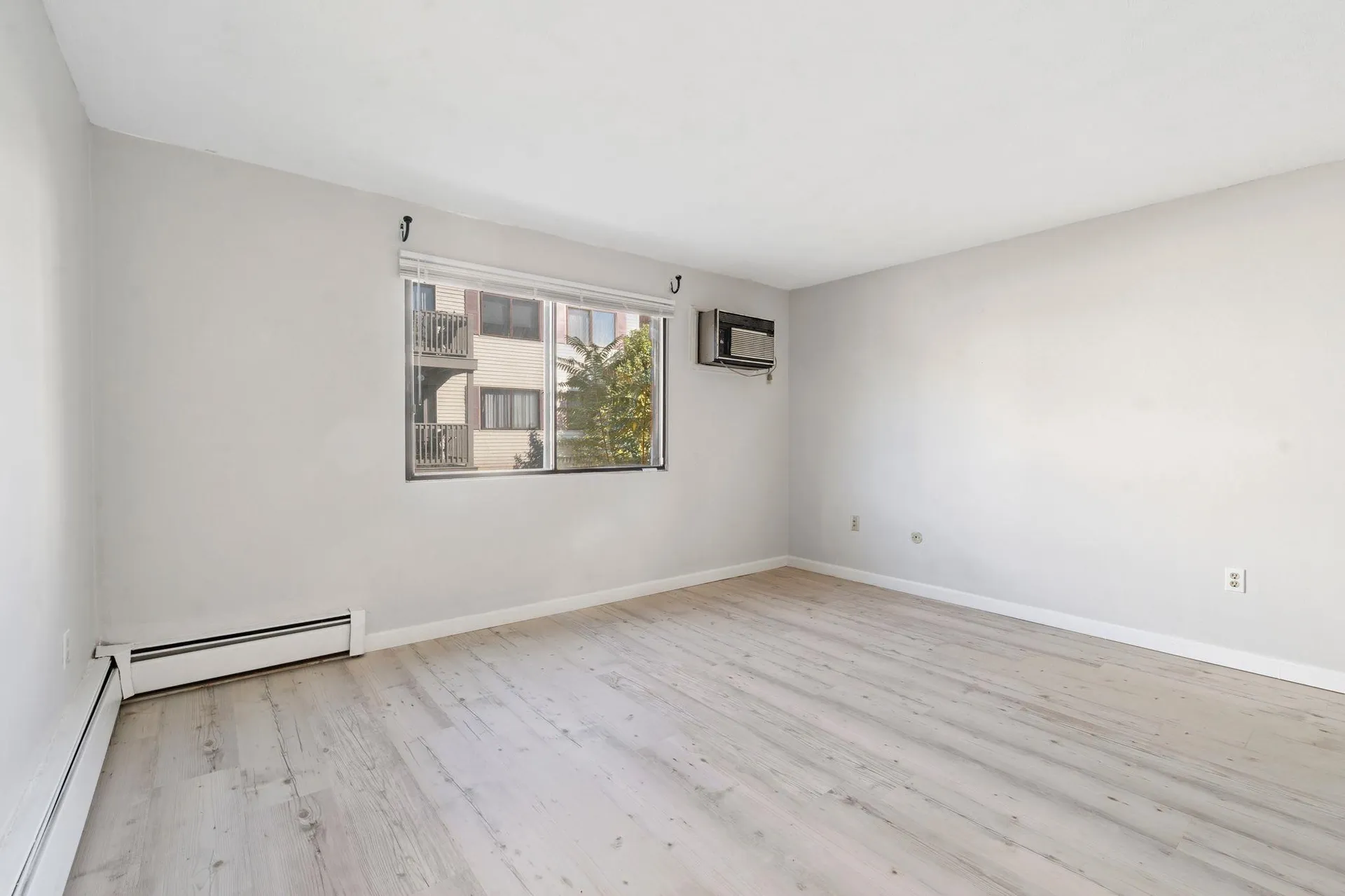 35 Andrew Street Manchester NH 03104