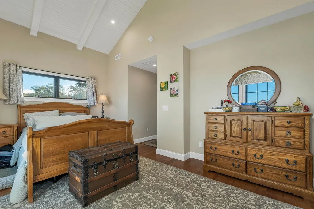 54 Mckinley Road Laconia NH 03246