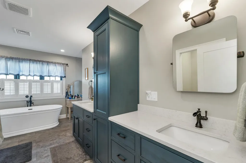 54 Mckinley Road Laconia NH 03246