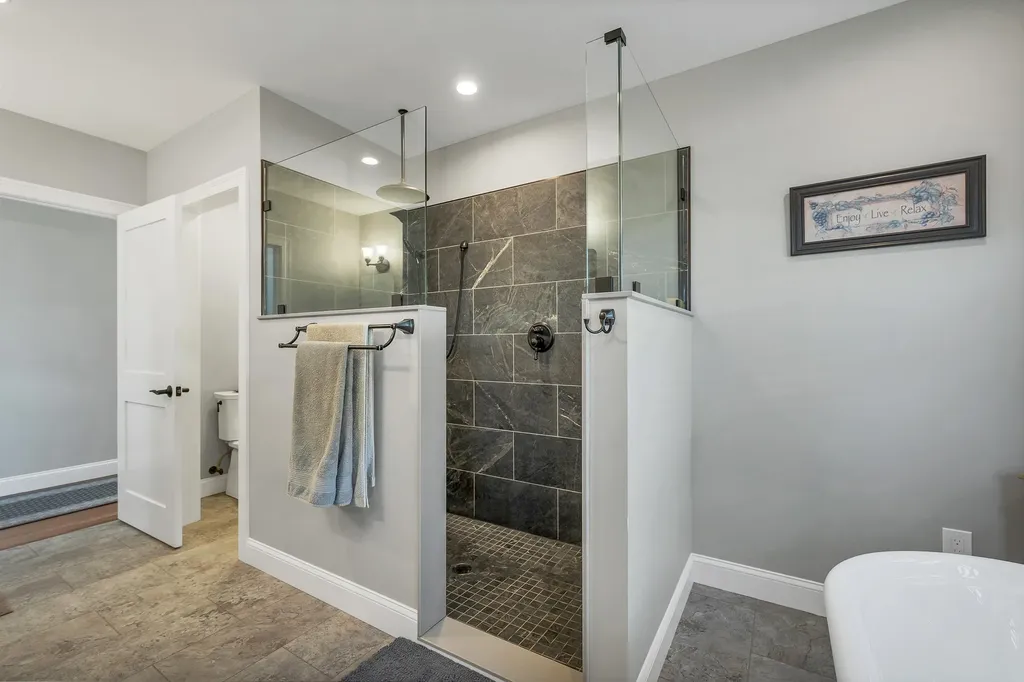 54 Mckinley Road Laconia NH 03246