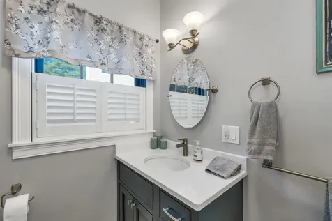 54 Mckinley Road Laconia NH 03246