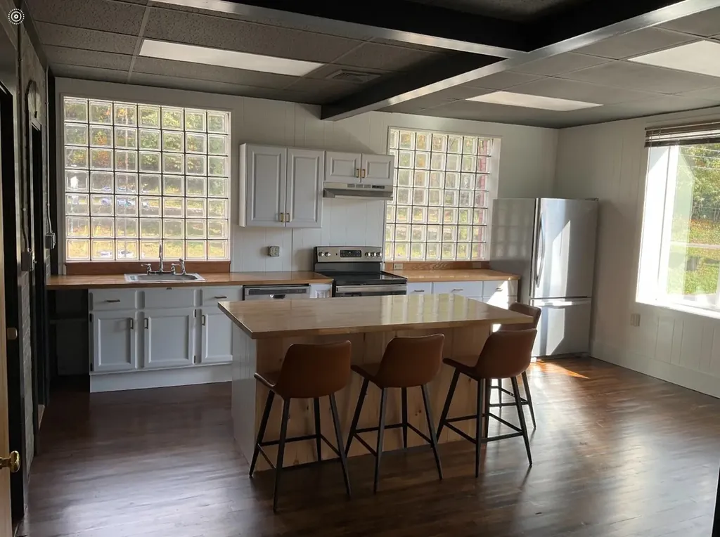 28 Spring Tree Road Brattleboro VT 05301