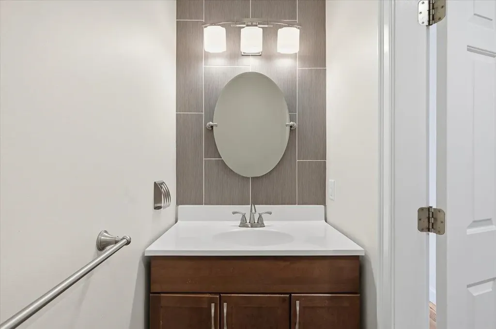 156 Commons Road Williston VT 05495