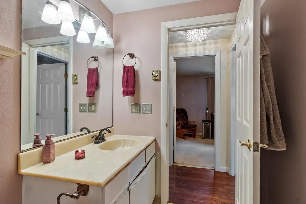 23 Old Stagecoach Road Epping NH 03042