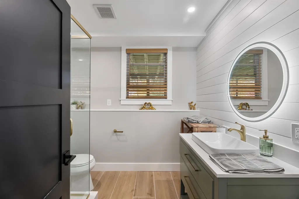 3 Robin Drive Hudson NH 03051