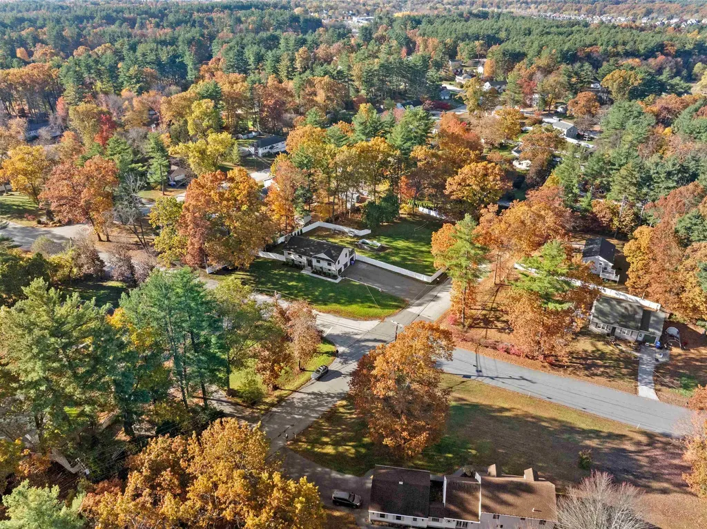 3 Robin Drive Hudson NH 03051