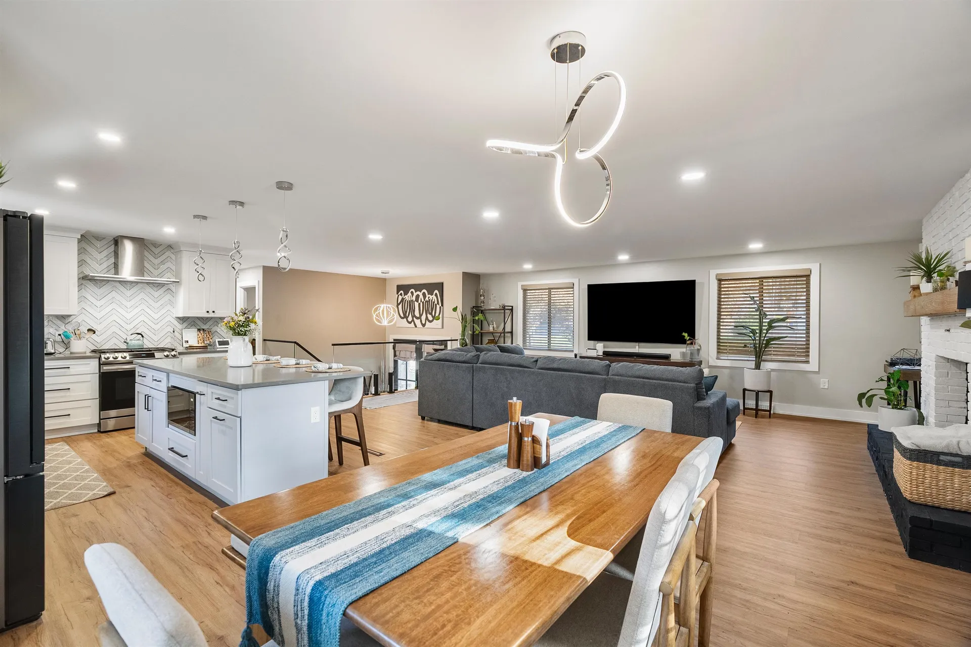 3 Robin Drive Hudson NH 03051