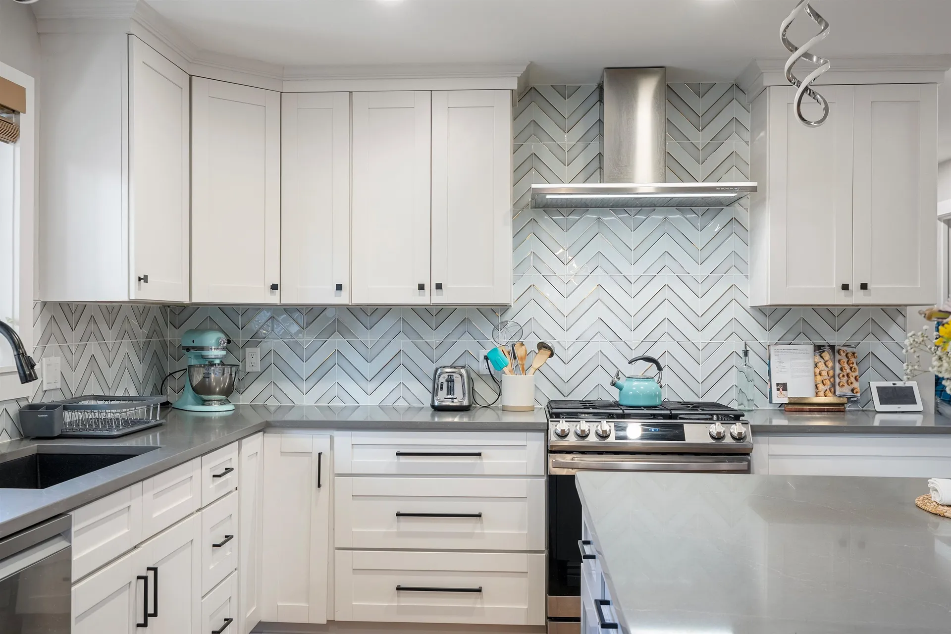 3 Robin Drive Hudson NH 03051