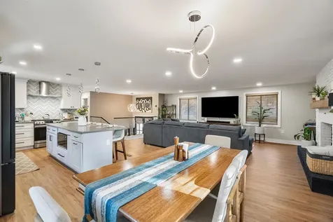 3 Robin Drive Hudson NH 03051