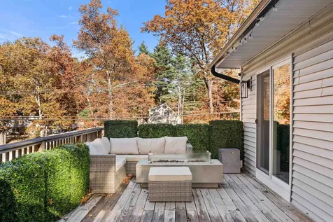 3 Robin Drive Hudson NH 03051