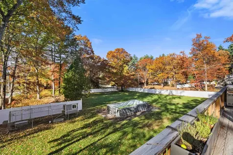 3 Robin Drive Hudson NH 03051