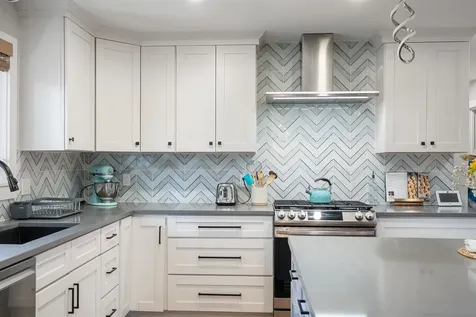 3 Robin Drive Hudson NH 03051