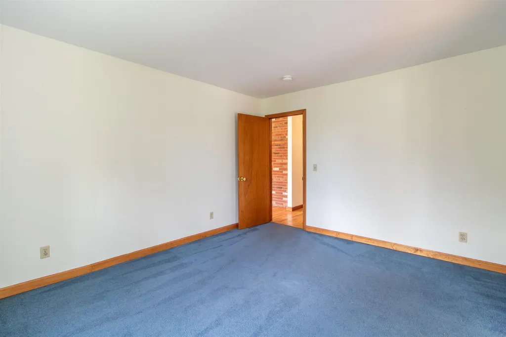 70 Stagecoach Drive Newport City VT 05855