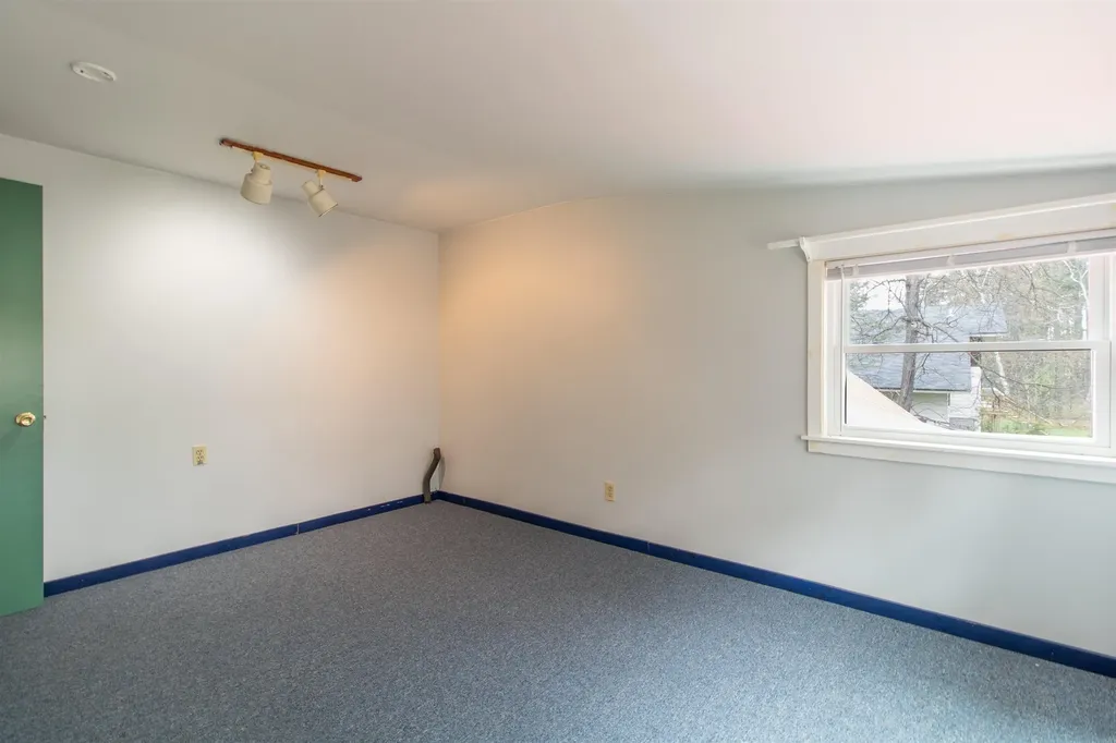 70 Stagecoach Drive Newport City VT 05855