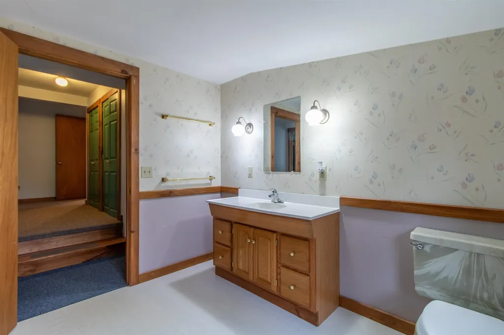 70 Stagecoach Drive Newport City VT 05855