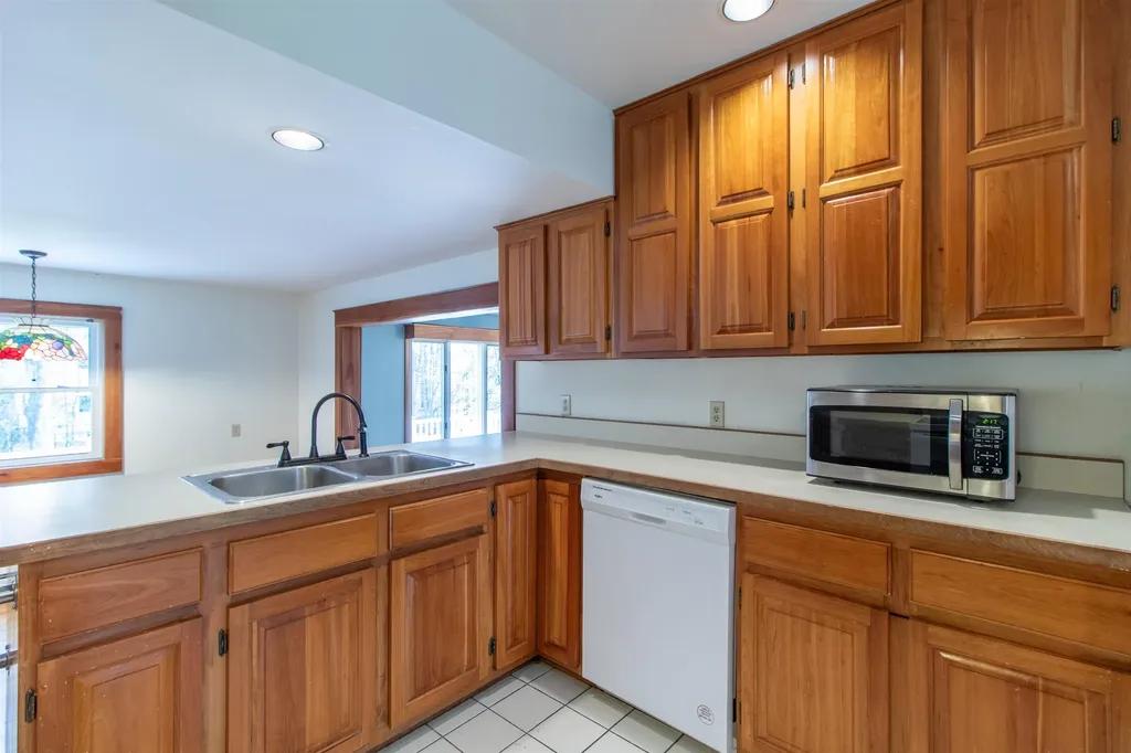 70 Stagecoach Drive Newport City VT 05855
