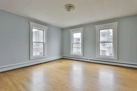 313 Amherst Street Manchester NH 03104