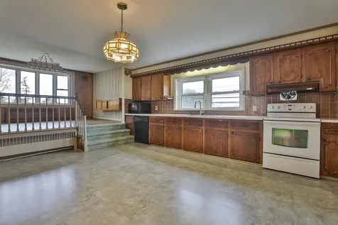 334 S River Road Bedford NH 03110