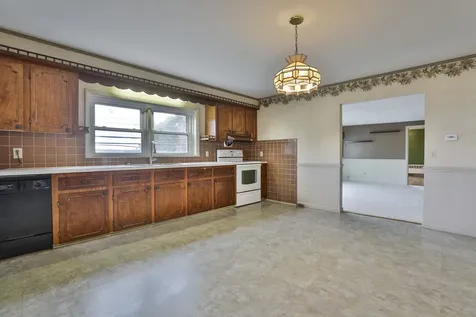 334 S River Road Bedford NH 03110