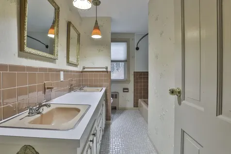 334 S River Road Bedford NH 03110