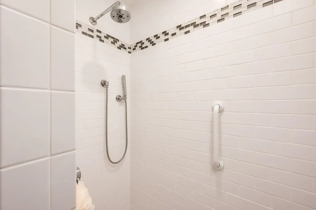 25 Nute Road Dover NH 03820