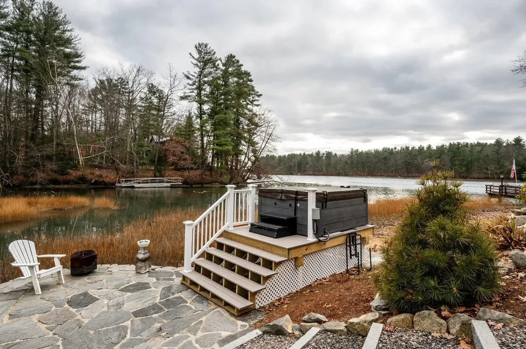 25 Nute Road Dover NH 03820