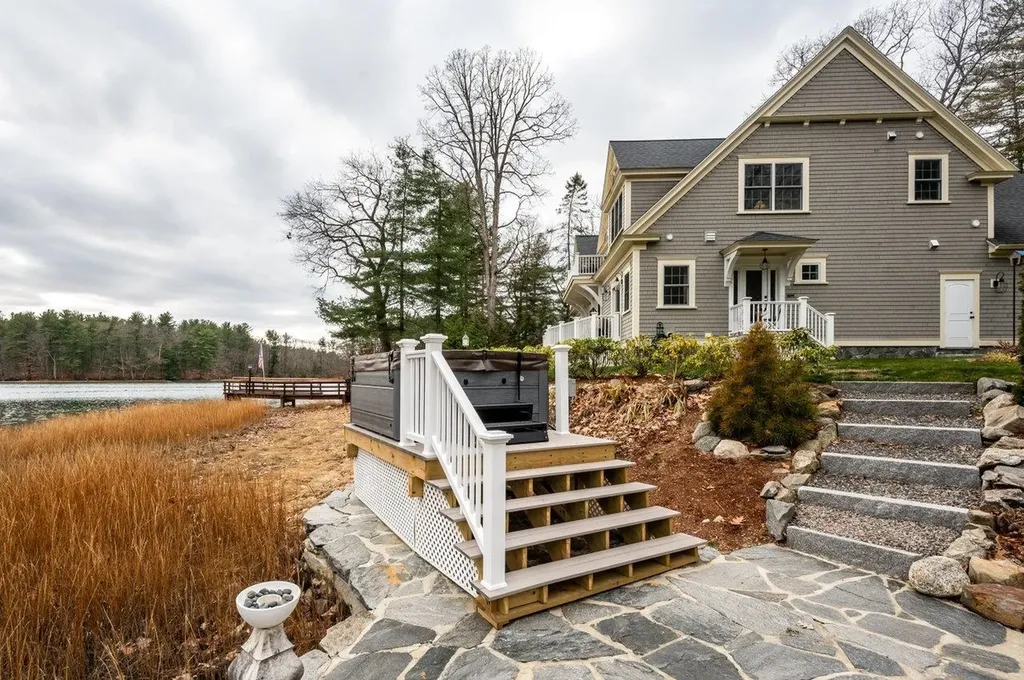 25 Nute Road Dover NH 03820