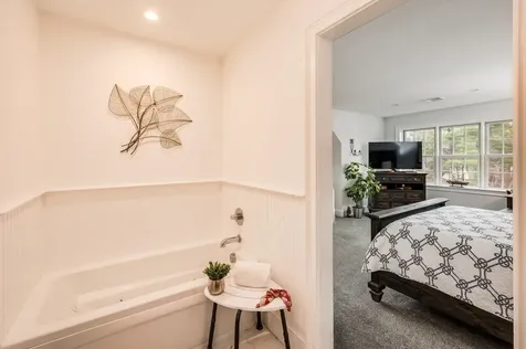 25 Nute Road Dover NH 03820