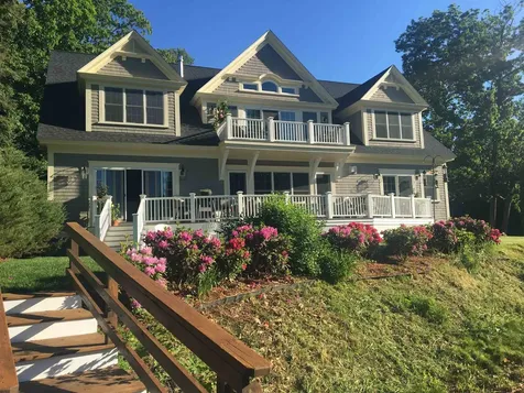 25 Nute Road Dover NH 03820